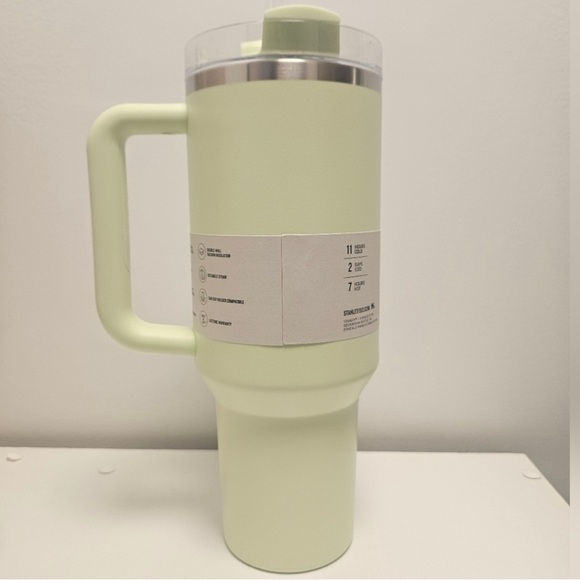 Stanley Quencher H2.0 40 oz Cup in Cream Color NWT LIMITED EDITION NIB - Picture 3 of 4